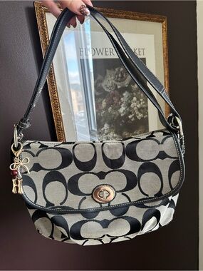 Vintage Coach Soho Optic Signature Shoulder Bag Black Grey Y2K